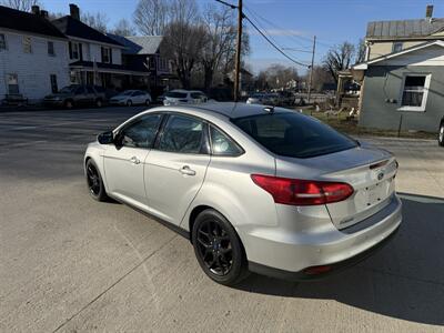 2016 Ford Focus SE - Photo 7 - Somerville, OH 45064