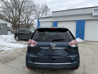 2014 Nissan Rogue SV - Photo 4 - Somerville, OH 45064