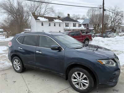 2014 Nissan Rogue SV - Photo 7 - Somerville, OH 45064