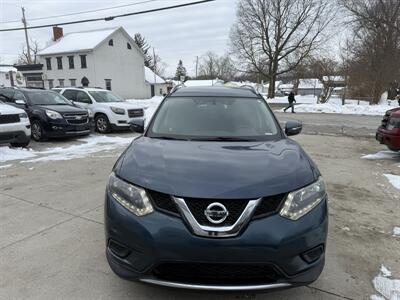 2014 Nissan Rogue SV - Photo 6 - Somerville, OH 45064