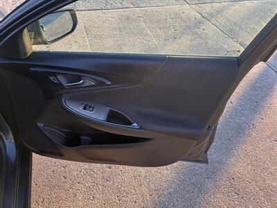 2019 Chevrolet Malibu LT   - Photo 32 - Charleston, IL 61920