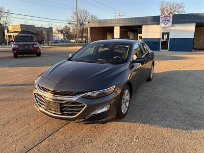2019 Chevrolet Malibu LT   - Photo 3 - Charleston, IL 61920