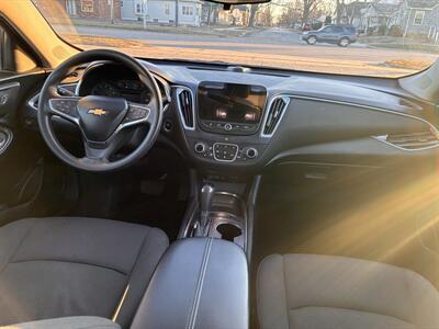 2019 Chevrolet Malibu LT   - Photo 37 - Charleston, IL 61920