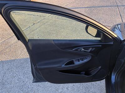 2019 Chevrolet Malibu LT   - Photo 18 - Charleston, IL 61920