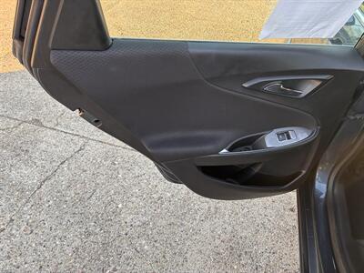 2019 Chevrolet Malibu LT   - Photo 24 - Charleston, IL 61920