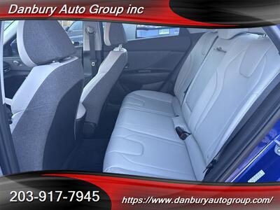 2023 Hyundai Elantra Limited   - Photo 12 - Danbury, CT 06810