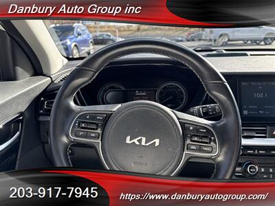 2022 Kia Niro Plug-In Hybrid LXS  LXS - Photo 8 - Danbury, CT 06810
