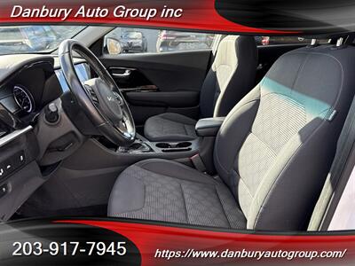 2022 Kia Niro Plug-In Hybrid LXS  LXS - Photo 7 - Danbury, CT 06810