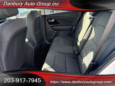 2022 Kia Niro Plug-In Hybrid LXS  LXS - Photo 9 - Danbury, CT 06810