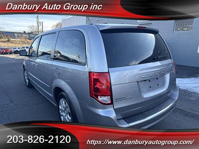 2017 Dodge Grand Caravan SE - Photo 4 - Danbury, CT 06810