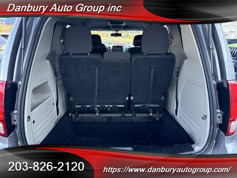 2017 Dodge Grand Caravan SE - Photo 13 - Danbury, CT 06810