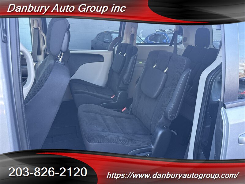 2017 Dodge Grand Caravan SE - Photo 11 - Danbury, CT 06810