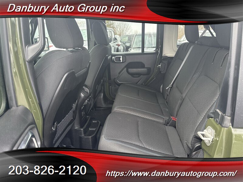 2024 Jeep Wrangler Rubicon 4xe - Photo 12 - Danbury, CT 06810
