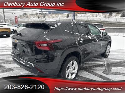 2025 Chevrolet Trax LS   - Photo 6 - Danbury, CT 06810