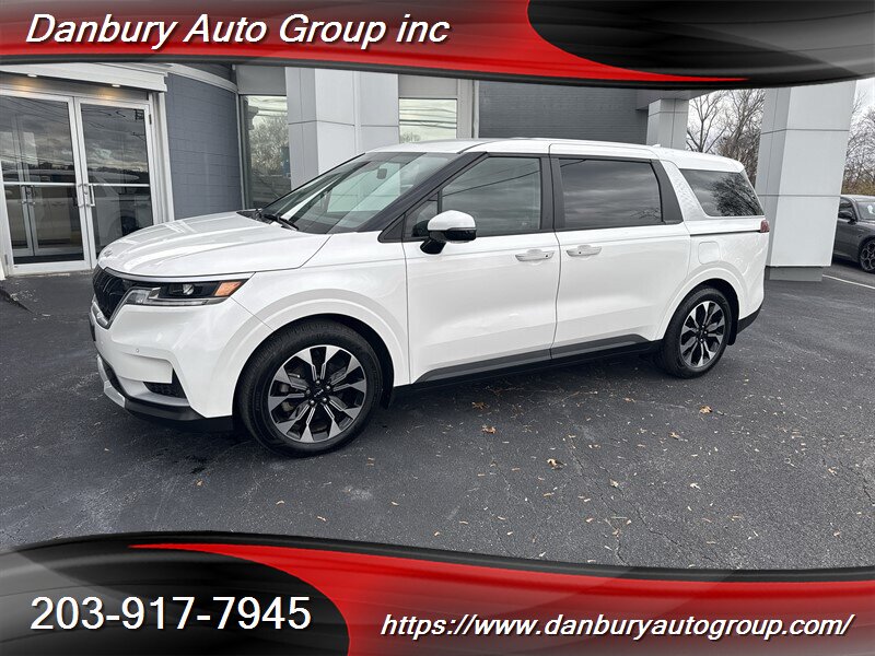 2024 Kia Carnival EX  