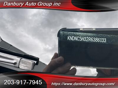 2024 Kia Carnival EX   - Photo 8 - Danbury, CT 06810