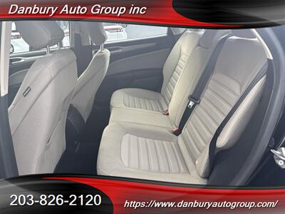 2018 Ford Fusion Hybrid S   - Photo 12 - Danbury, CT 06810