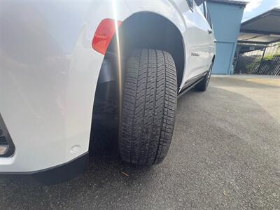 2024 GMC Yukon Denali Ultimate   - Photo 12 - 