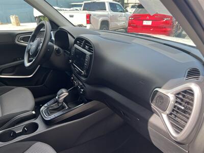 2024 Kia Soul LX   - Photo 18 - 
