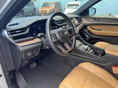 2023 Jeep Grand Cherokee Summit Reserve   - Photo 12 - 