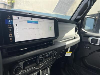 2024 Jeep Wrangler Sport   - Photo 12 - 