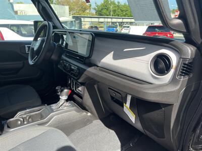 2024 Jeep Wrangler Sport   - Photo 15 - 
