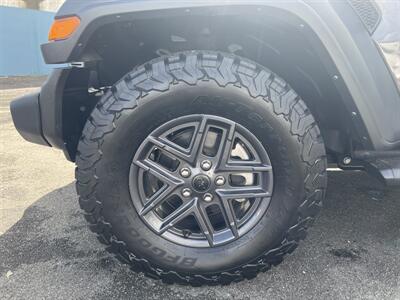 2024 Jeep Wrangler Sport   - Photo 7 - 