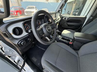 2024 Jeep Wrangler Sport   - Photo 12 - 
