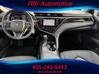 2018 Toyota Camry LE   - Photo 4 - Oklahoma City, OK 73122