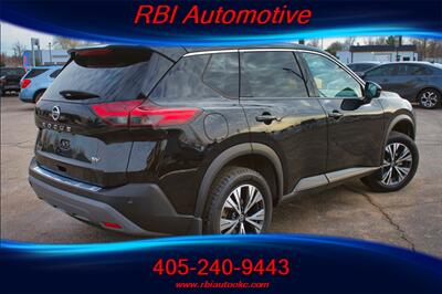 2021 Nissan Rogue SV - Photo 6 - Oklahoma City, OK 73122