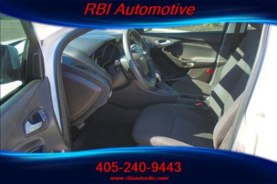 2017 Ford Focus SE   - Photo 11 - Oklahoma City, OK 73122