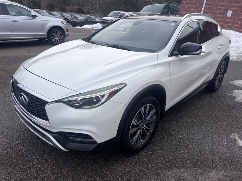 2017 INFINITI QX30 Luxury   - Photo 1 - Canton, MA 02021