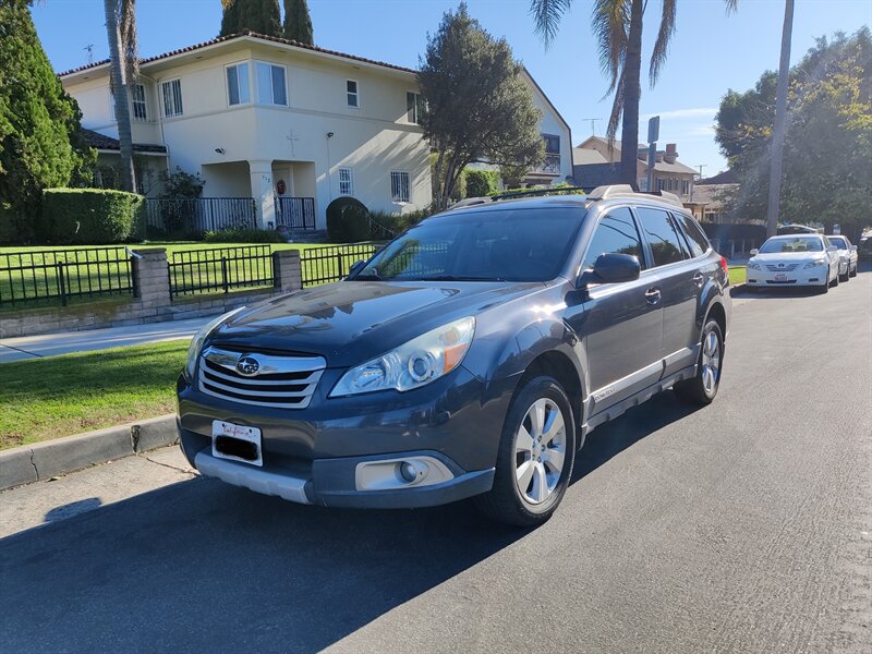 2010 Subaru Outback 3.6R Limited  