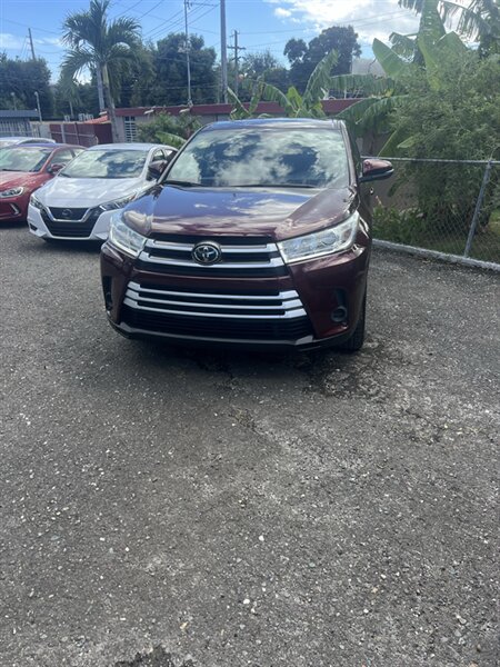 2019 Toyota Highlander LE  