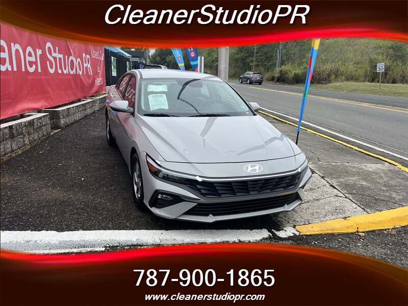 2025 Hyundai ELANTRA SE  