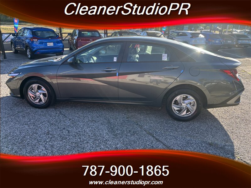 2025 Hyundai ELANTRA SE  