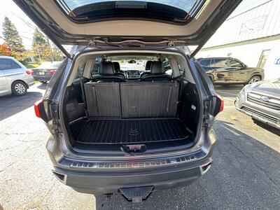 2018 Toyota Highlander Limited   - Photo 8 - Muskego, WI 53150