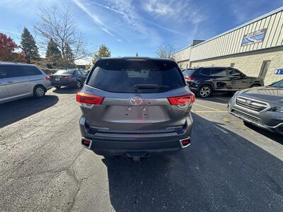 2018 Toyota Highlander Limited   - Photo 4 - Muskego, WI 53150