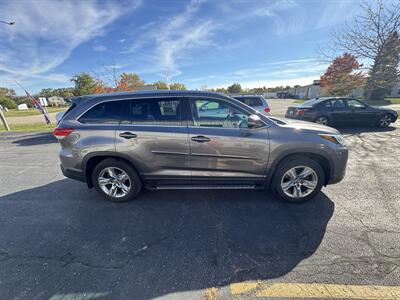 2018 Toyota Highlander Limited   - Photo 3 - Muskego, WI 53150