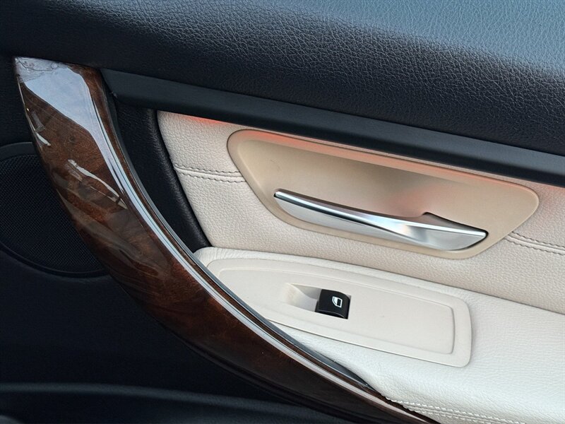 2015 BMW 328i xDrive - Photo 16 - Warrington, PA 18976
