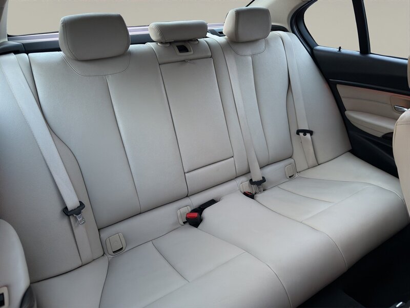2015 BMW 328i xDrive - Photo 18 - Warrington, PA 18976