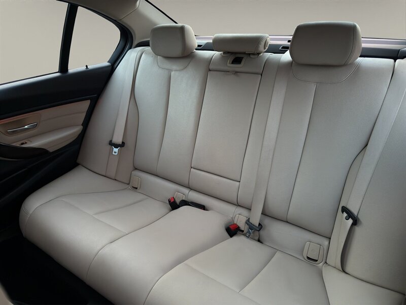 2015 BMW 328i xDrive - Photo 13 - Warrington, PA 18976