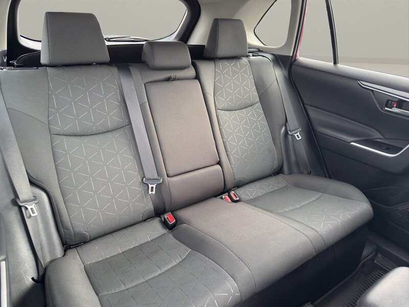 2024 Toyota RAV4 Hybrid XLE - Photo 19 - Warrington, PA 18976