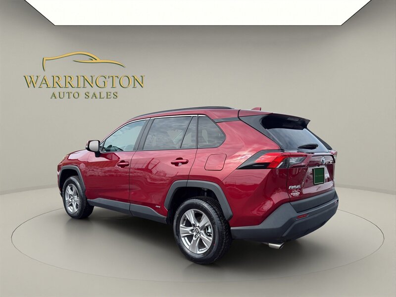 2024 Toyota RAV4 Hybrid XLE - Photo 5 - Warrington, PA 18976