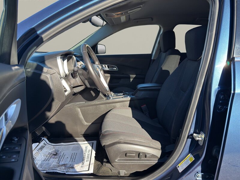 2017 Chevrolet Equinox LT - Photo 2 - Warrington, PA 18976