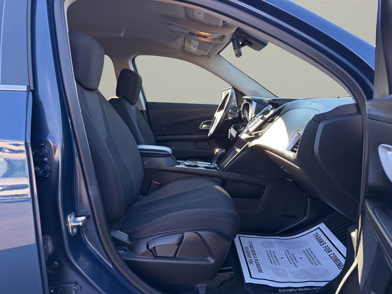 2017 Chevrolet Equinox LT - Photo 11 - Warrington, PA 18976