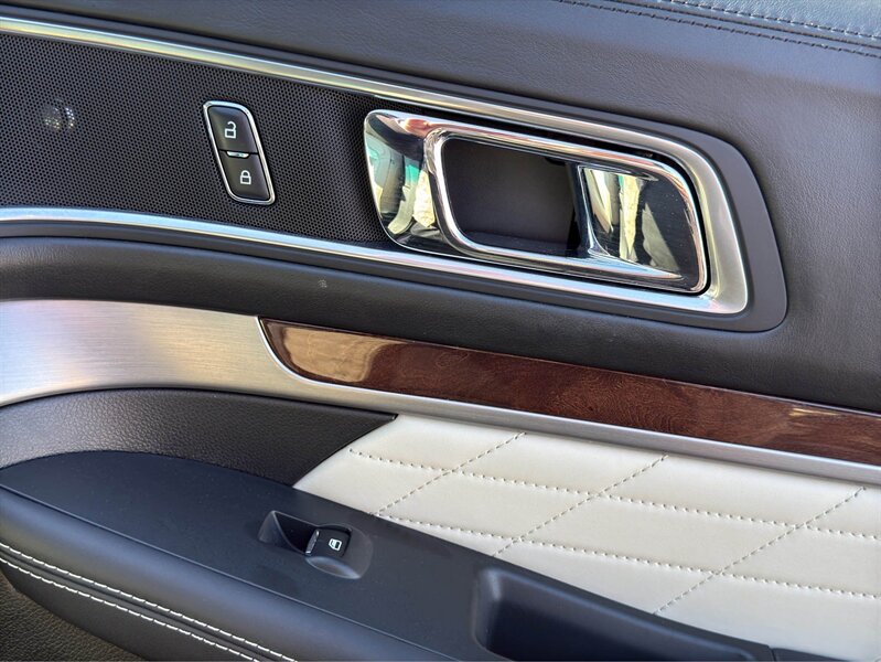 2016 Ford Explorer Platinum - Photo 17 - Warrington, PA 18976