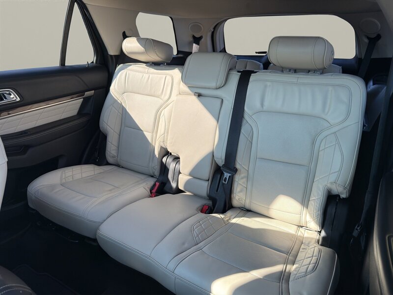 2016 Ford Explorer Platinum - Photo 13 - Warrington, PA 18976