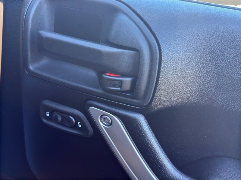 2014 Jeep Wrangler Unlimited Sahara - Photo 17 - Warrington, PA 18976