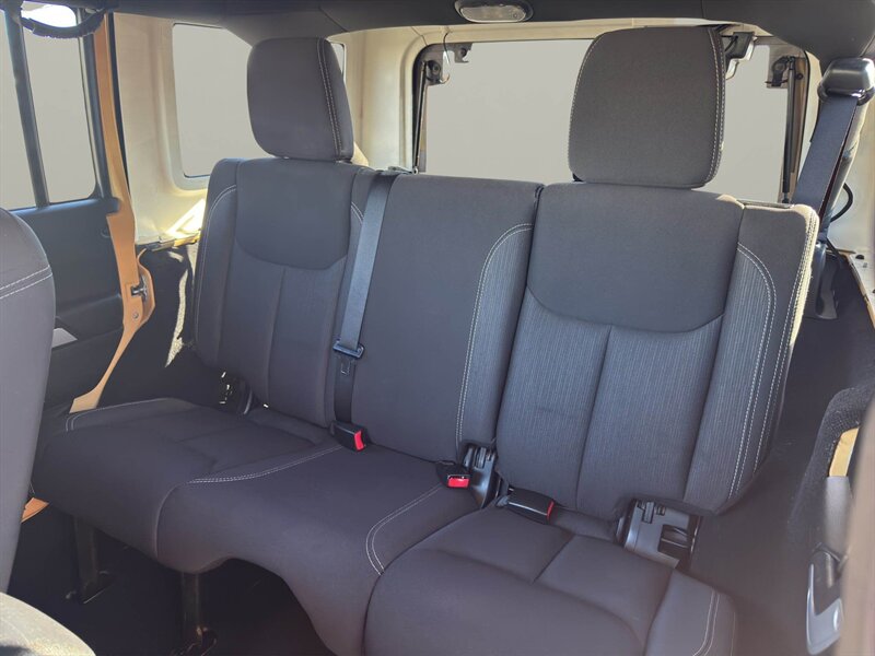 2014 Jeep Wrangler Unlimited Sahara - Photo 13 - Warrington, PA 18976